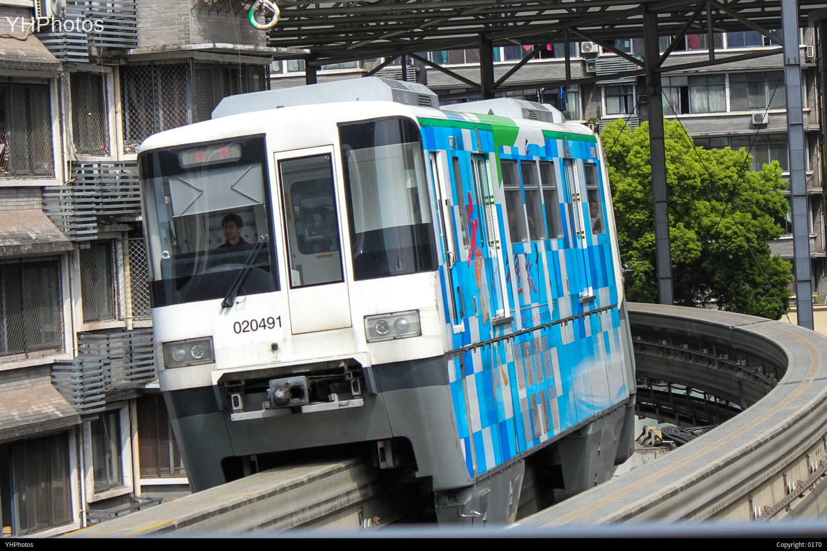 行千里，致广大。