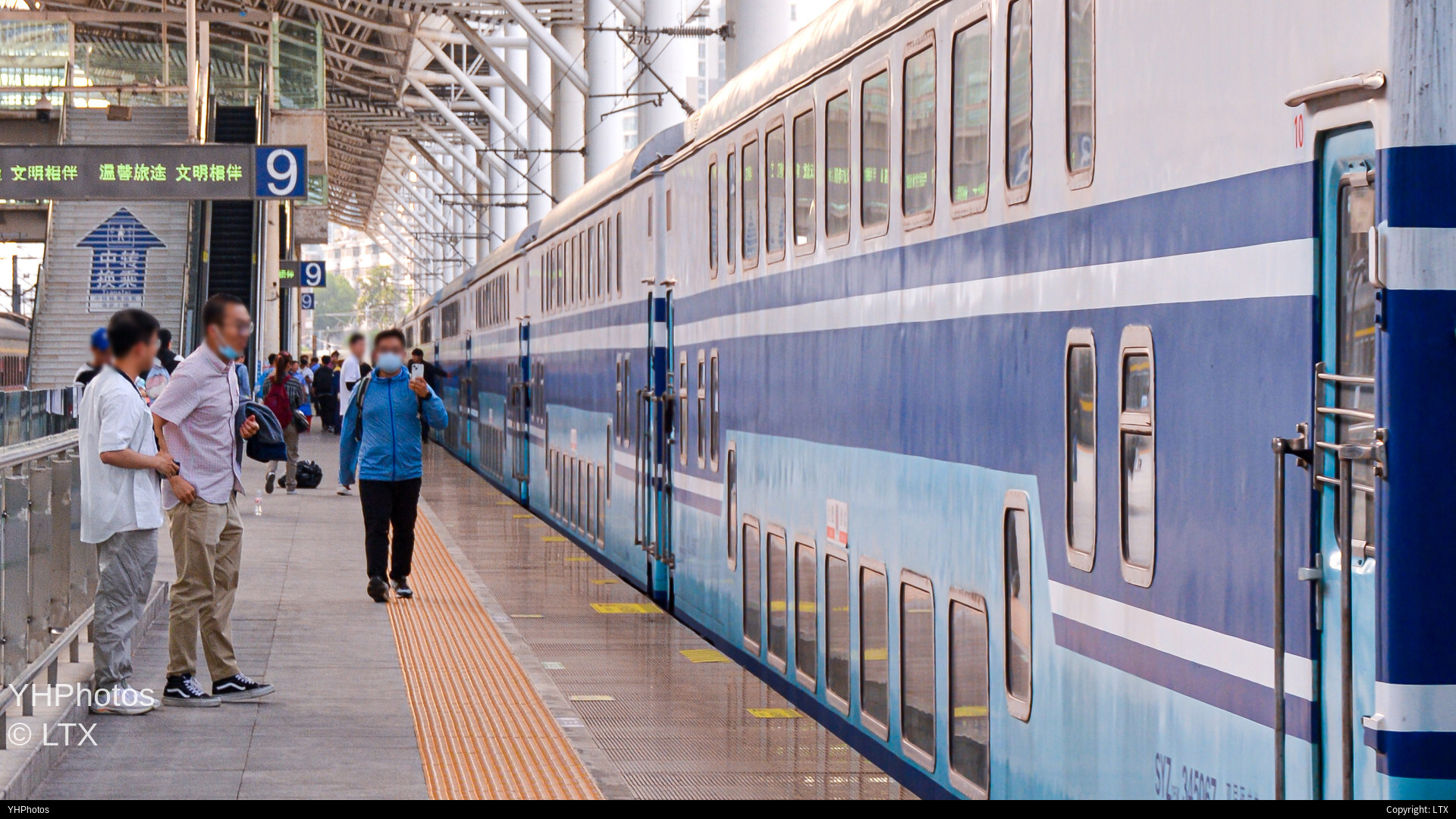 湖蓝双层停靠合肥站