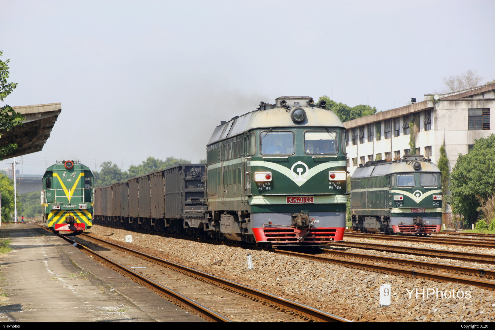 混编大列通过淼西站