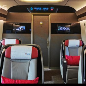 CR400AF-S的商务舱