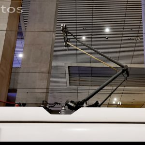 受电弓亻尔 女 子